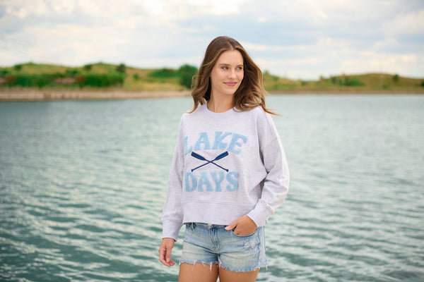 "LAKE DAYS" RELAXED SWEATSHIRT: EXTRA LARGE