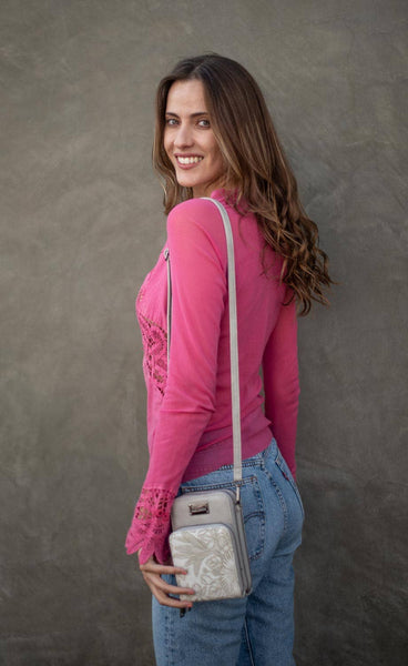 Gina 3313 small cross body: Bone