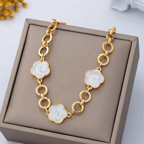 Enamel Quatrofoil Link Toggle Bracelet | 80B1801: Gold