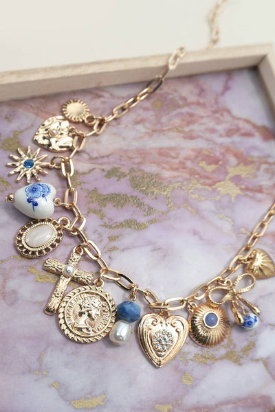 CHARM NECKLACE-PORCELAIN HEARTS CROSS NECKLACE | 80N91593: GOLD