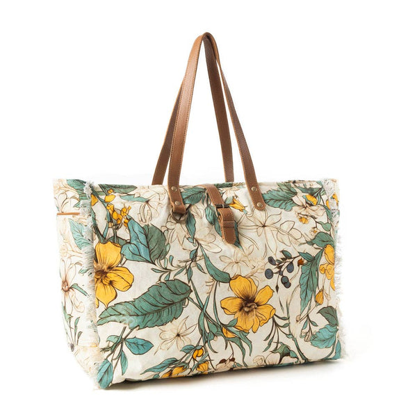 MY Lovely Florals Weekender Bag In Light Green: Variant Combo